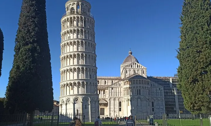 Explore the Iconic Leaning Tower of Pisa and Piazza dei Miracoli