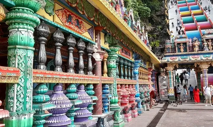 Batu Caves and Suburbs Private Tour