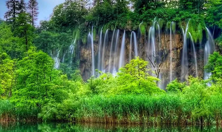 Split to Zagreb Private Transfer with Plitvice Lakes tour