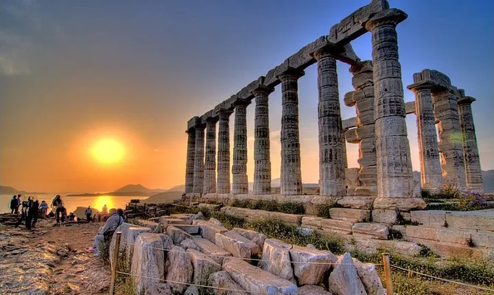 Temple of Poseidon sunset @ Cape Sounio (And dinner time)