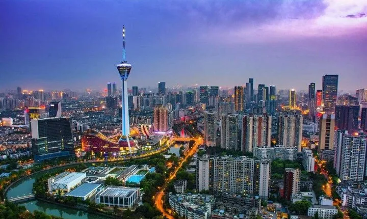 Private Chengdu Illuminated Night Tour with Radio and TV Tower