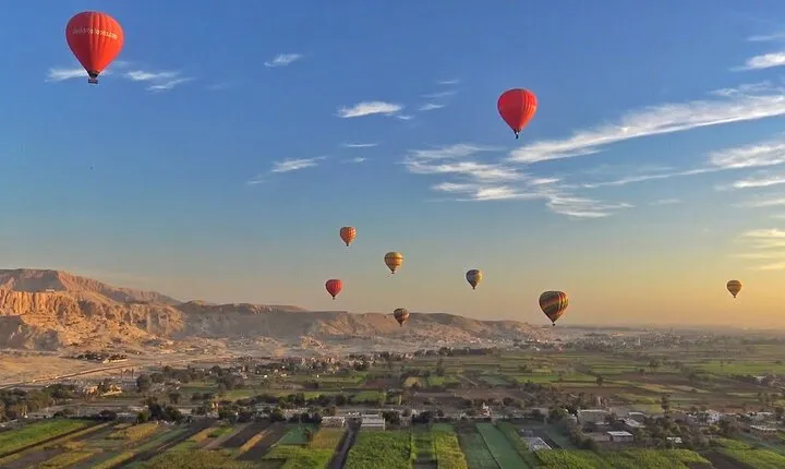 Luxury Private Balloon Ride and Riverside Breakfast