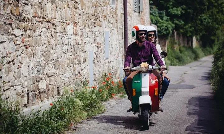 Florence Vespa Tour: Tuscan Hills and Italian Cuisine