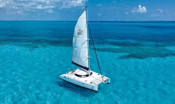 Sailing and snorkeling on a luxury catamaran to Isla Mujeres