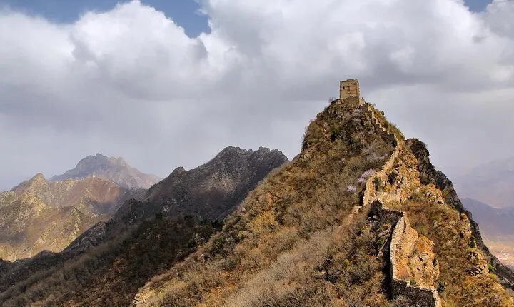 Private Gubei Water Town and Simatai Great Wall Tour