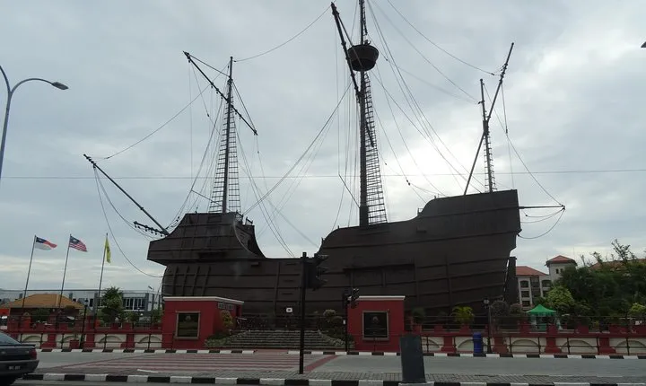 6D 5N Tour Penang Island - Singapore Drop Off