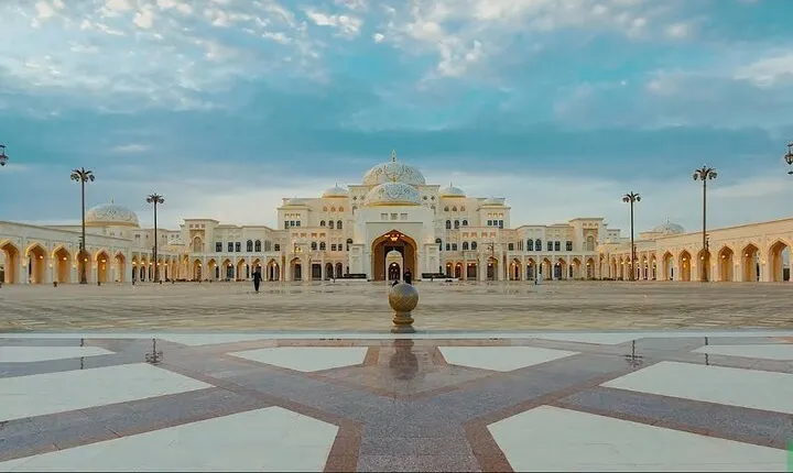Abu Dhabi Private Tour with Qasr Al Watan & Gold Cappuccino at Emirates Palace