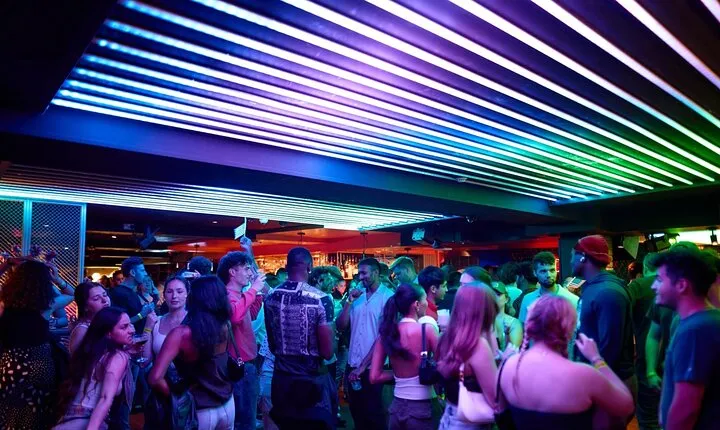 Florence Guided Party Crawl with Shots and Club Entry