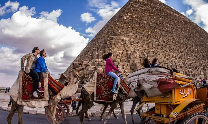 Private Cairo Tour to Pyramids of Giza Museum Citadel
