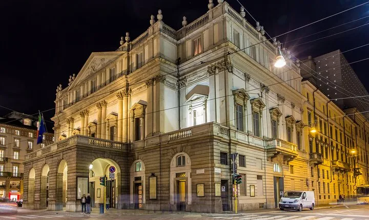 1 Hours Guided La Scala Theatre Tour in Milan