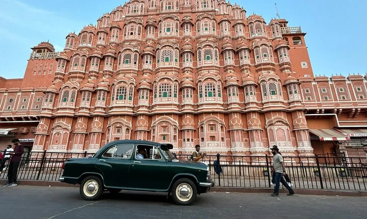 Full-day Jaipur Private Sightseeing Tour by Car with Guide