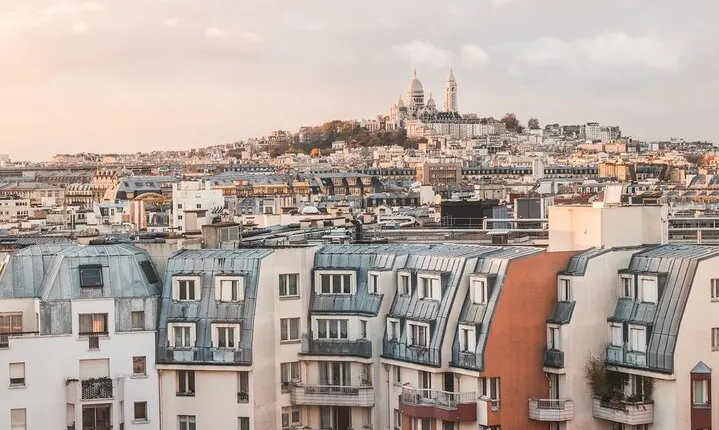 Sightseeing & Shopping Tour in Paris with CDG Airport Pick up 