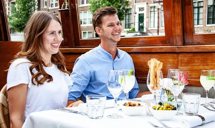Dinner Canal Cruise Amsterdam: 3-Course with Aperitif