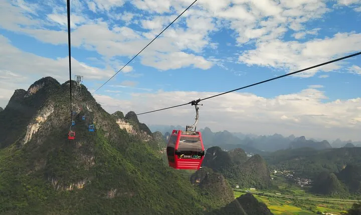 1-Day Tour: Yangshuo Yulong Bamboo Boat and Ruyi Peak Cable Car