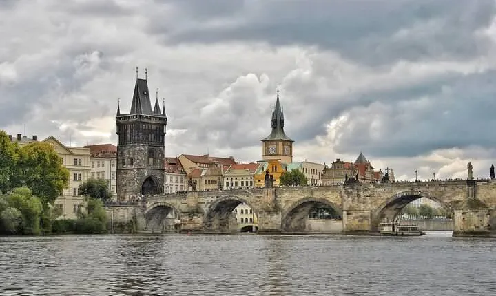 Private Direct Transfer From Mainz to Prague, English Speaking Driver