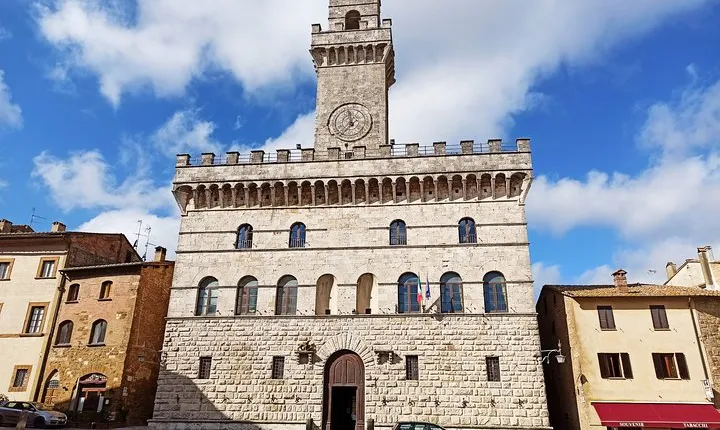 PRIVATE TRANSFER from Florence to Rome with stops in S Gimignano & Montepulciano
