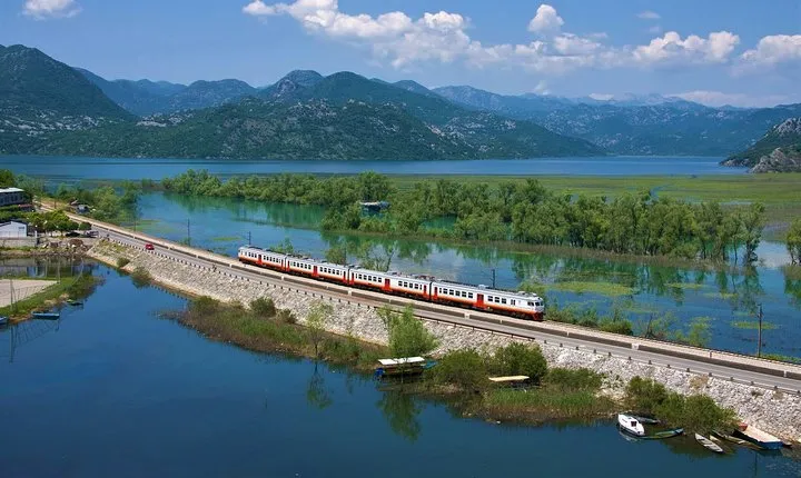 Tour by train
