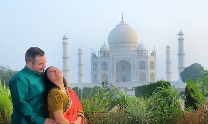 Private Day Trip to Taj Mahal by Car From Delhi