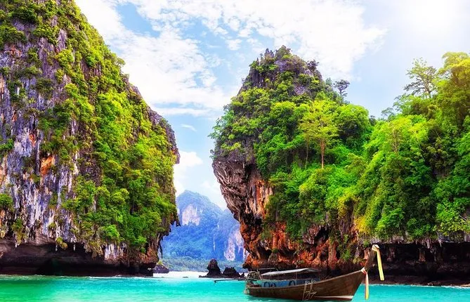 Hong Island by Long tail Boat from Krabi