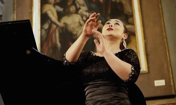 Pizza Dinner and Italian Opera Arias Concert in Florence