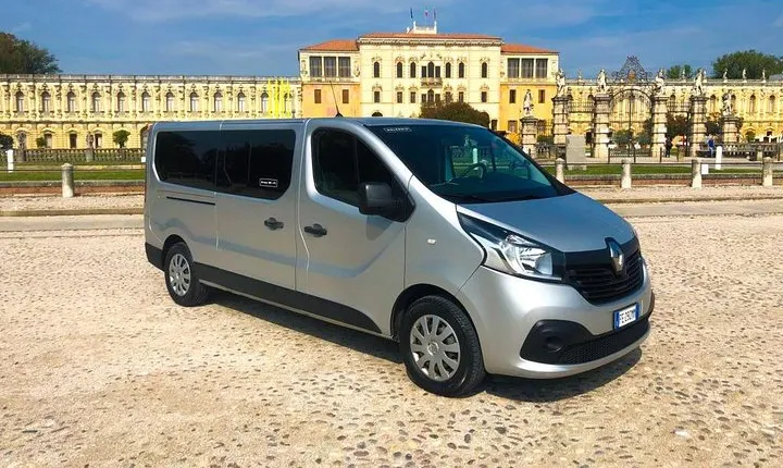 Venice - Milan / Private Transfer + Water Taxi (up to 8 pass.)