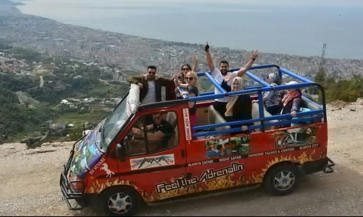 Family afternoon Alanya City Tour by Jeep