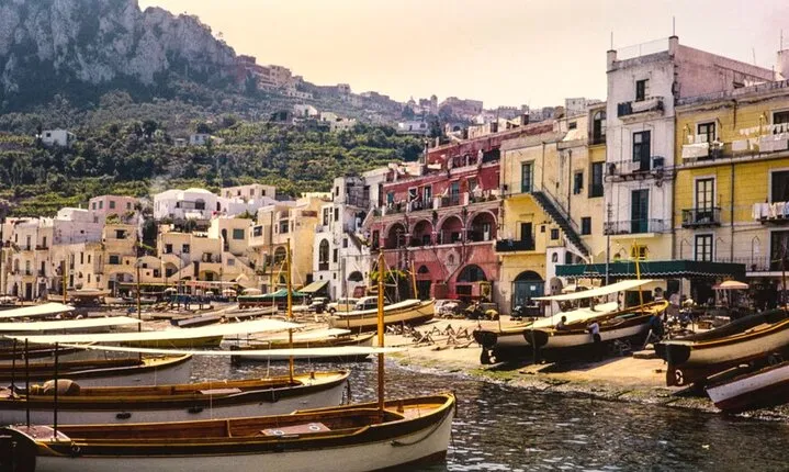 Private Morning Capri Luxury Yacht Transfer & Italian Breakfast