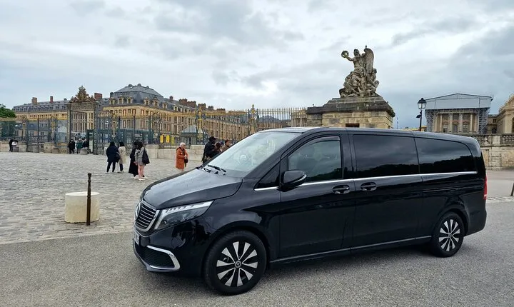 VERSAILLES CASTLE Round-Trip Transfer from Paris by Luxury Van