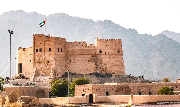 6 Emirates in a Day Tour with Lunch & Private Transfer Dubai