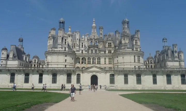 Private tour in Chambord and Cheverny with pick up at your hotel in Paris region