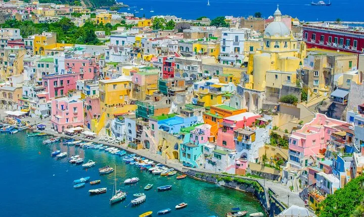 Private transfer from Rome to the Amalfi coast, 2h Pompei stop