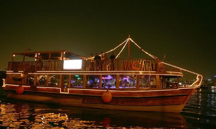 Dubai Dhow Cruise Dinner in Creek