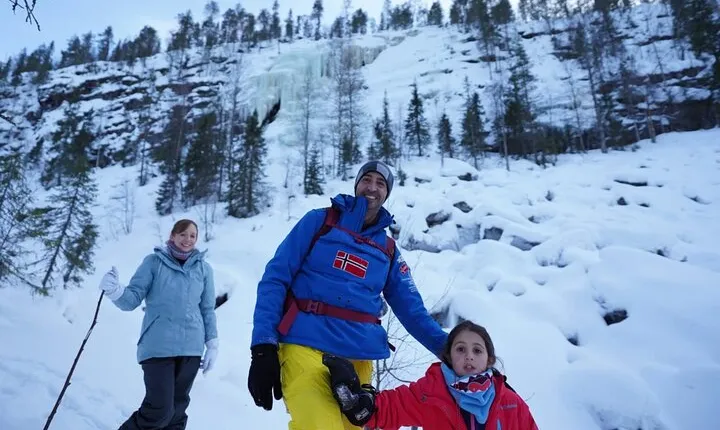 Frozen Waterfalls hike with PRO Photo and barbacue at Korouoma