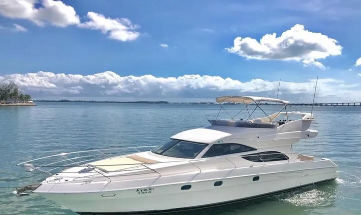 Miami 2 Hours Private Yacht Tour for 13 ppl on a 50 ft Yacht