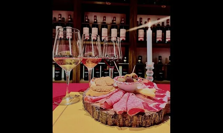 Florence Wine Tasting Experience with Three Types of Tuscan Wine