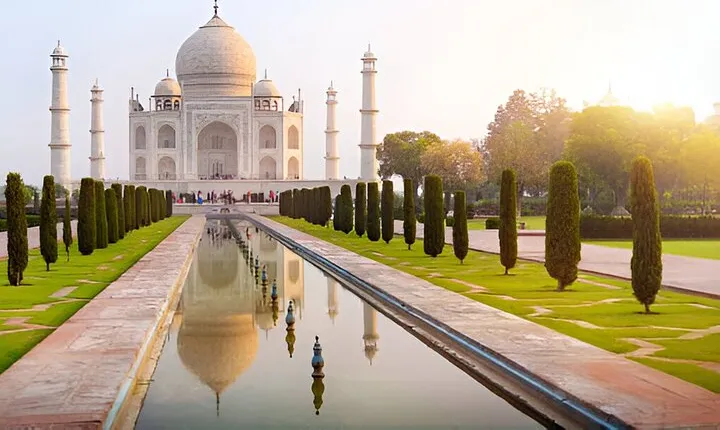 Private Taj Mahal Sunrise Tour and Agra Sightseeing from Delhi