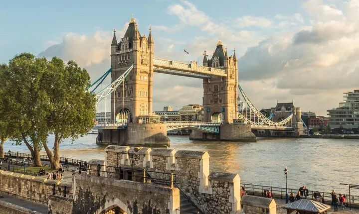 From Heathrow Airport to 5 Hour Private Tour in London