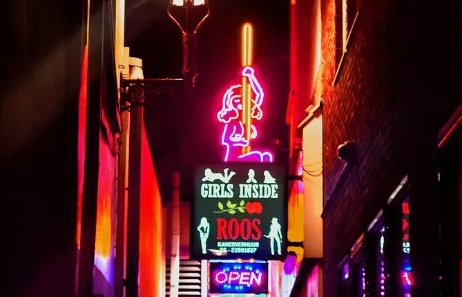 Amsterdam Red Light District Group Walking Tour