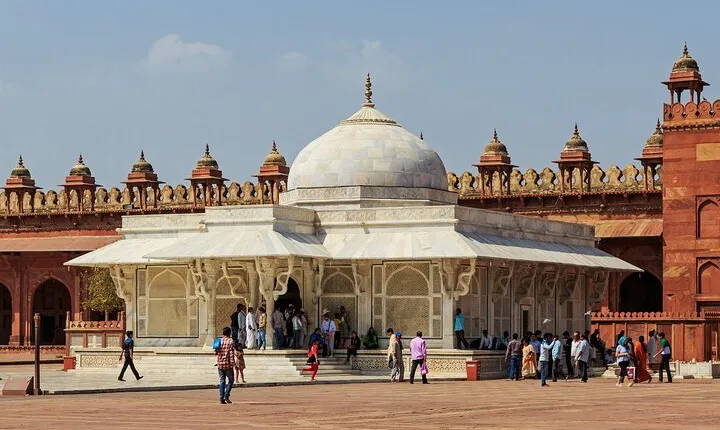 From Agra Taj Mahal & Agra City Tour with Fatehpur Sikri