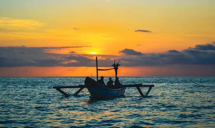 Bali Sunset Cruise by Jukung with Seafood Dinner