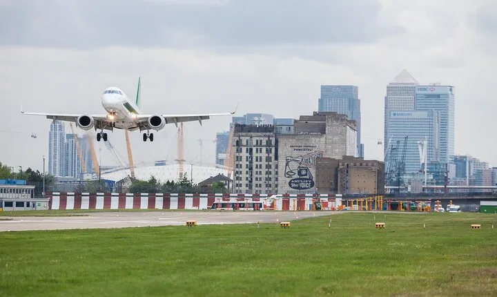 Transfer from London City Airport to Central London