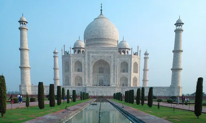 Private Over Night Taj Sunrise and Sunset From New Delhi 
