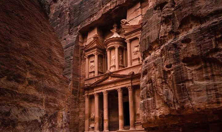 One Day Tour To Petra and Dead Sea