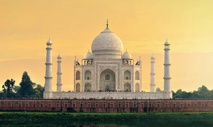 Your Date with Taj Mahal Full-Day Private Guided Tour with Pickup