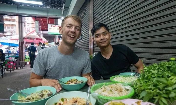 Foodie Adventure with Local Student Experience