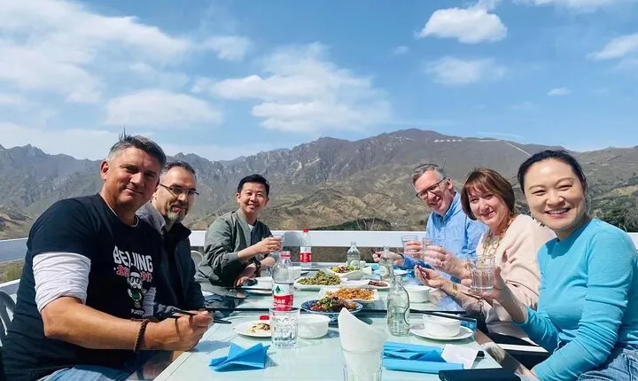 Mutianyu Great Wall Private VIP Tour with Peak Restaurant Dining and Cable Car