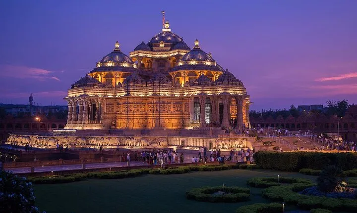 Tour to Akshardham temple with Guide and Delhi Transfer