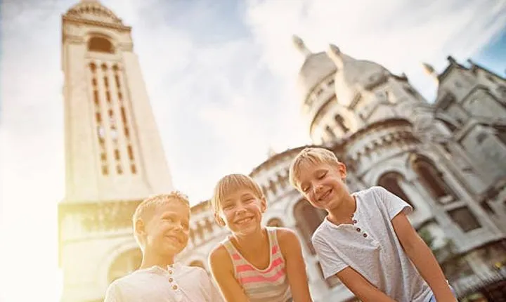 Paris: Montmartre and Sacre Coeur Private Tour for Kids and Families