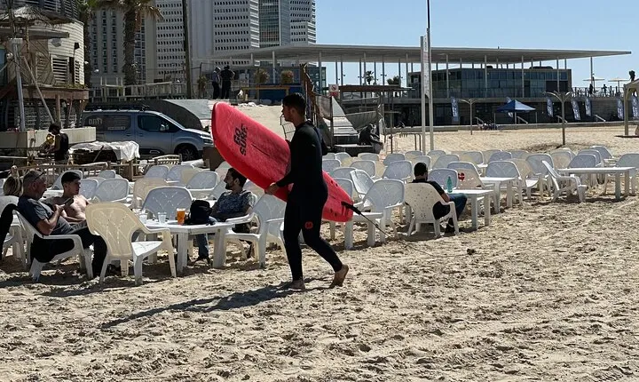 Tel Aviv Private Surf Lesson