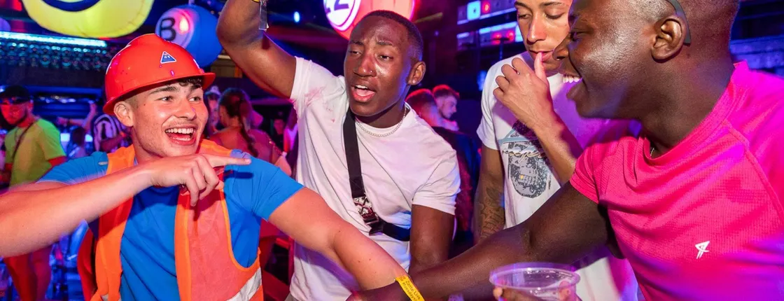 Scene Kavos Barmy Bingo
